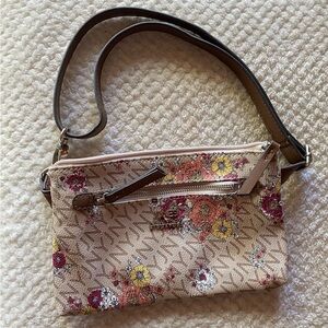 Women’s tan/floral purse